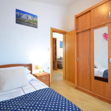 Apartment Apartment Mirjana.1 Vir
